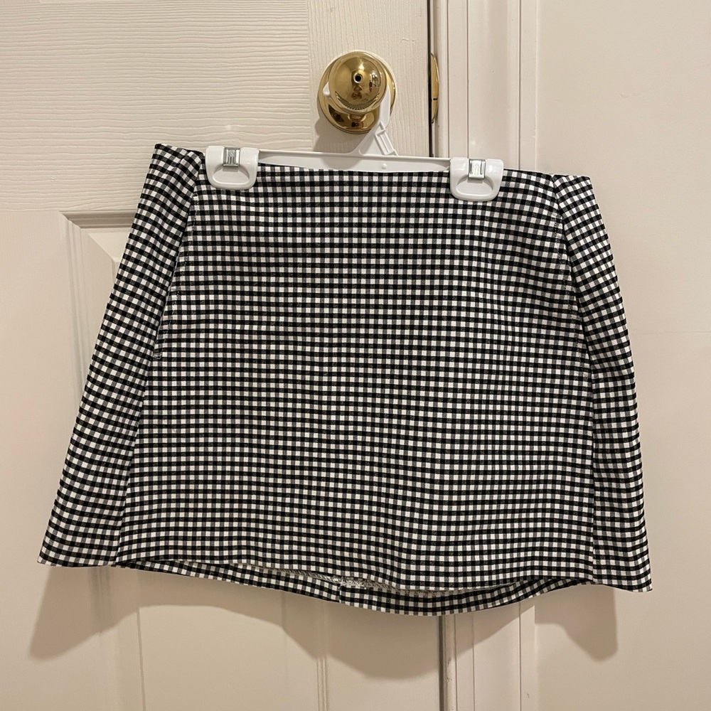 Urban Outfitters Black and White Checkered Mini Skirt Size Medium